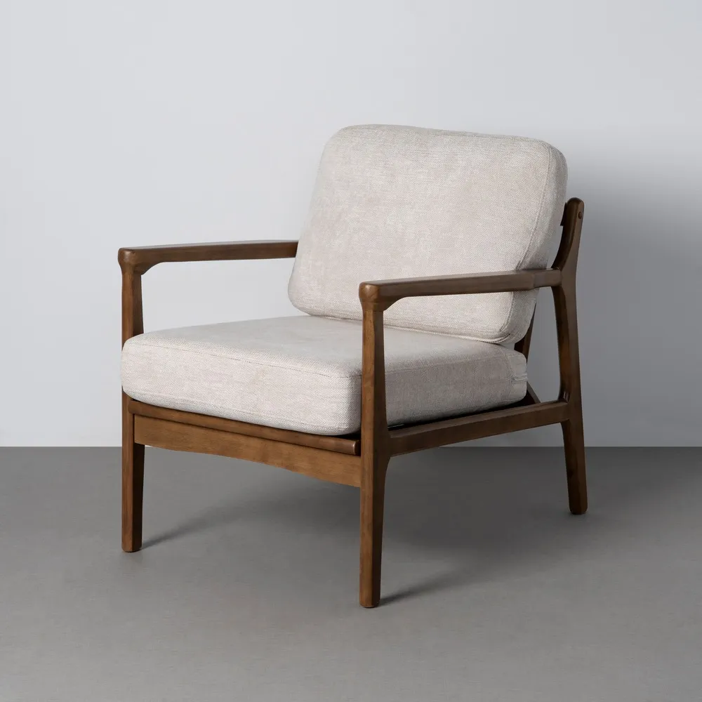 Poltrona Sophia beige in legno di caucciù e tessuto – 69 x 84 x 81 cm
